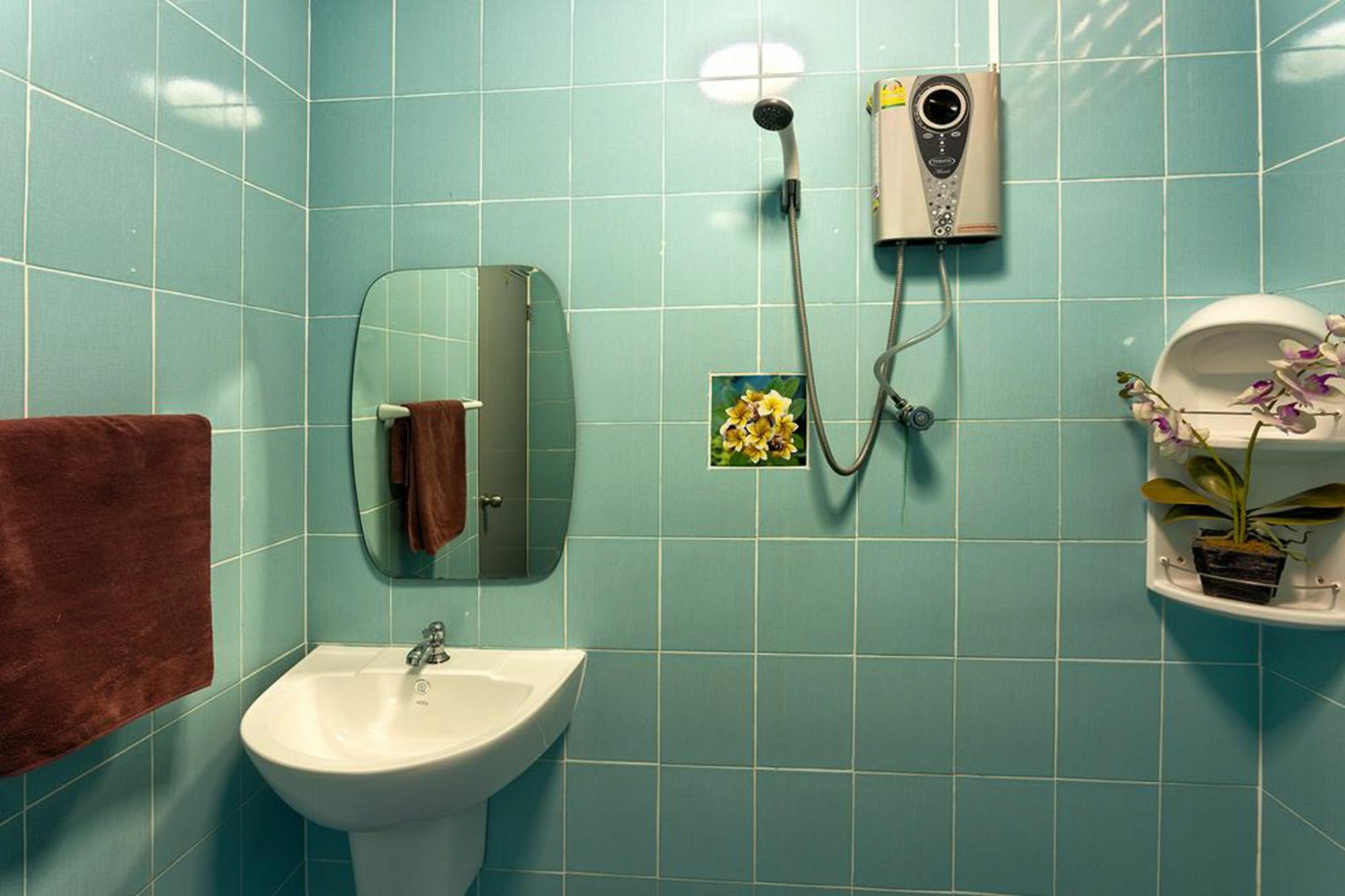 Rice Rooms And Restaurant Ката-Бич Экстерьер фото